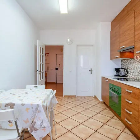 Apartman Bright & Cozy In By Lovelystay