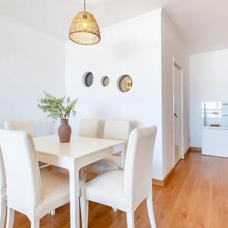 Apartment Bright & Cozy In By Lovelystay *